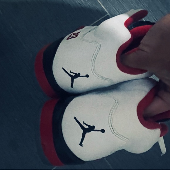 2013 fire red 5s - Picture 4 of 5